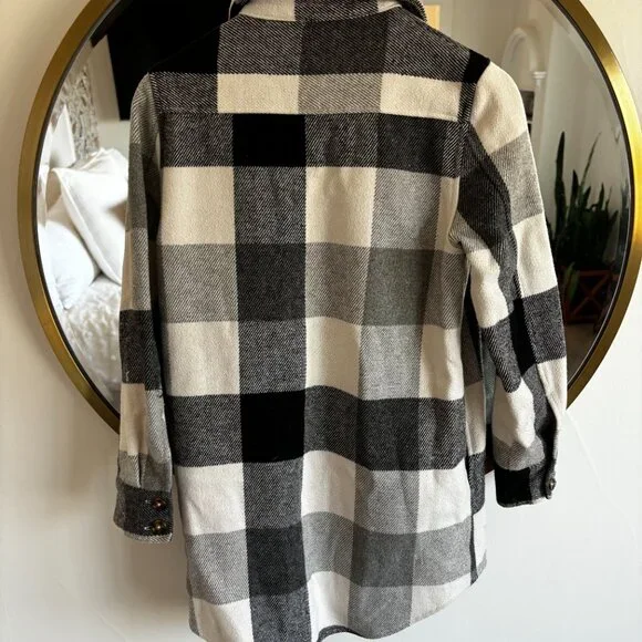 Shacket - Picture 3 of 3